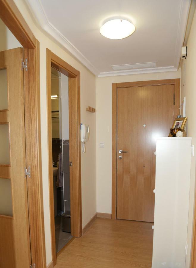 Quiet, Modern Apartment อาลิกันเต ภายนอก รูปภาพ
