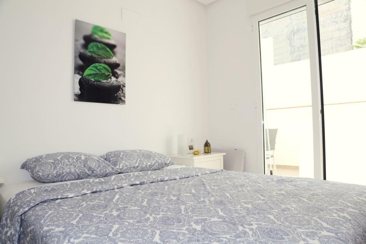 Quiet, Modern Apartment อาลิกันเต ภายนอก รูปภาพ